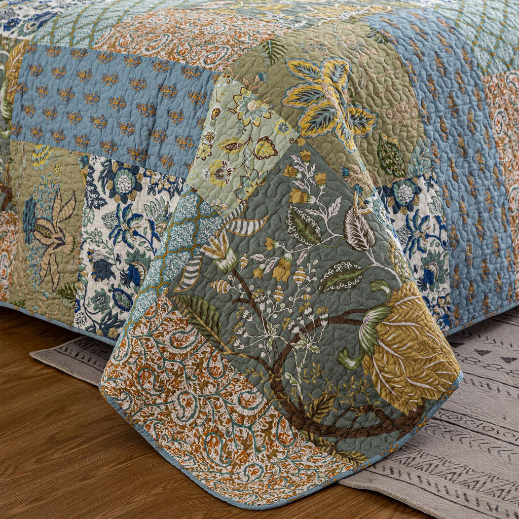 Oversized Quilt Patchwork Bedspreads (110x118 Inch)