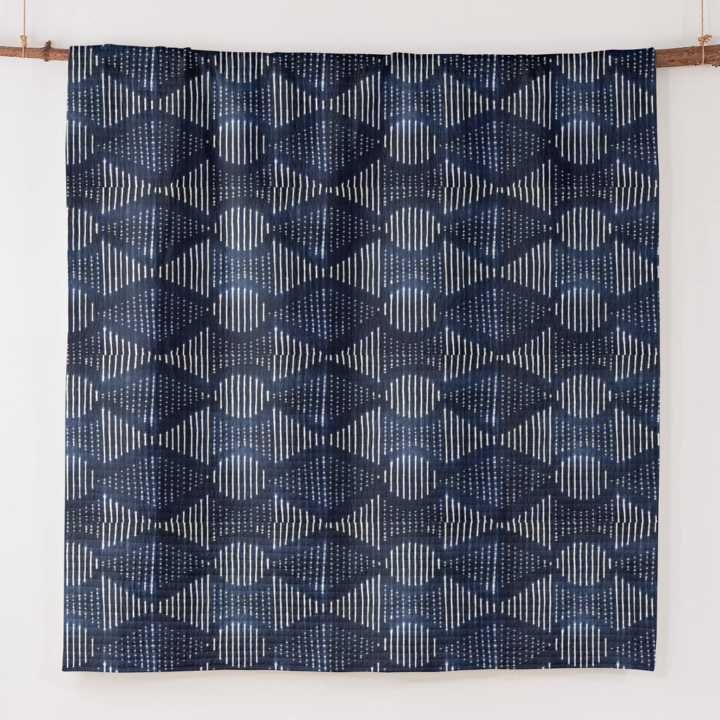 Bakio Quilt Set - Quilt + Two Standard Pillow Shams - Contemporary Coastal in Navy and White - Quilt