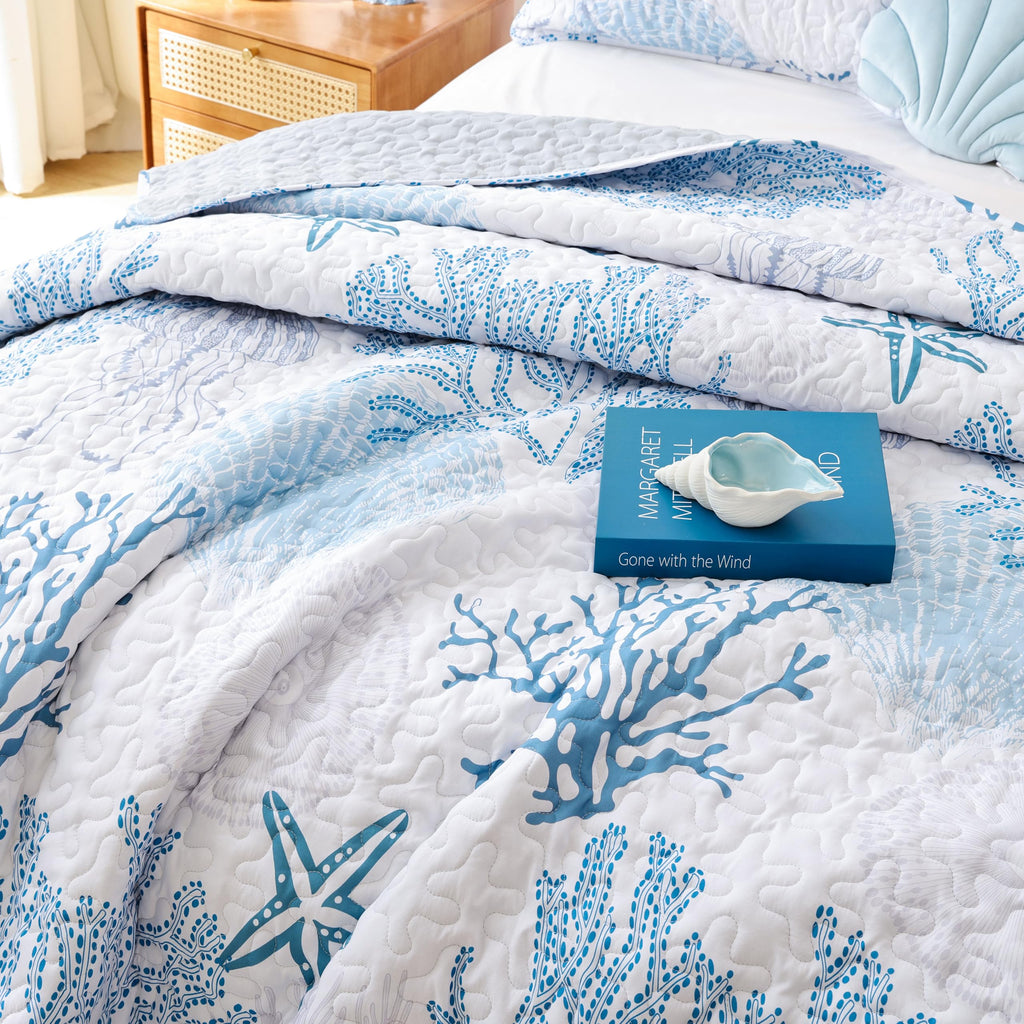 Coastal Quilt, Blue Coral Lightweight Summer Bedding