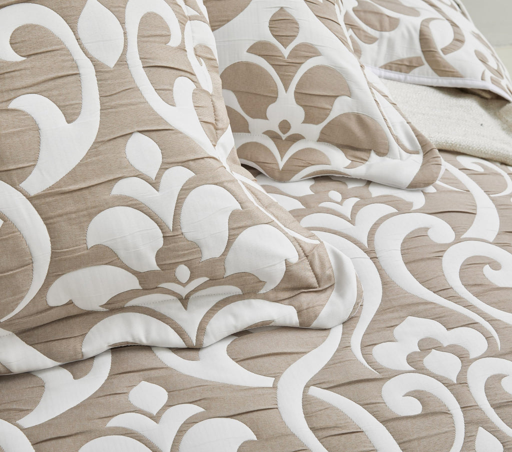 Oversized Bedspread 138x122, Jacquard Matelasse Floral Damask Design, 5-Piece Lightweight Reversible Microfiber