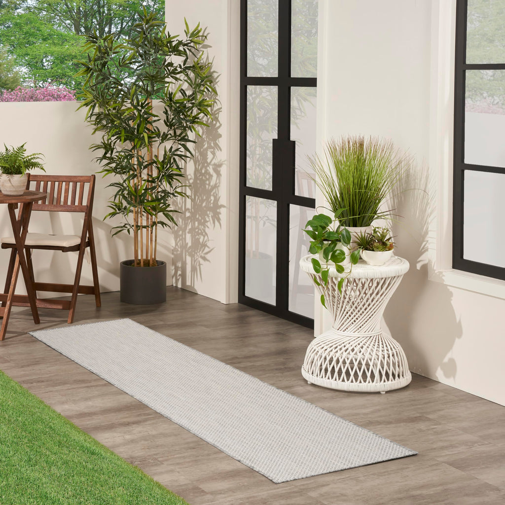 Courtyard 16' Runner Indoor/Outdoor Serged Edges Runner Ivory Silver