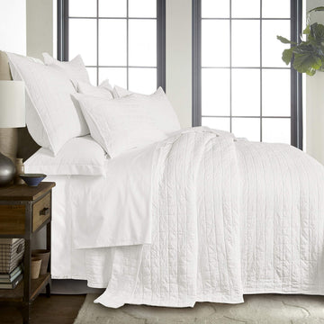 Bowie Bedspread Set -King Bedspread + Two King Pillow Shams - Microfiber Jacquard - Geo Floral - White - Bedspread