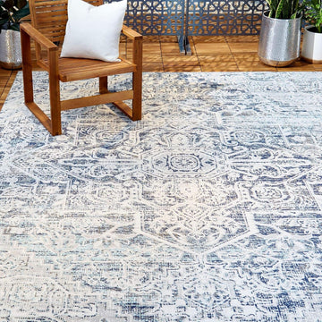 Patio Sofia Fleur Transitional Medallion Indoor/Outdoor Area Rug, Navy Blue/Aqua, 5'2"x7'2"