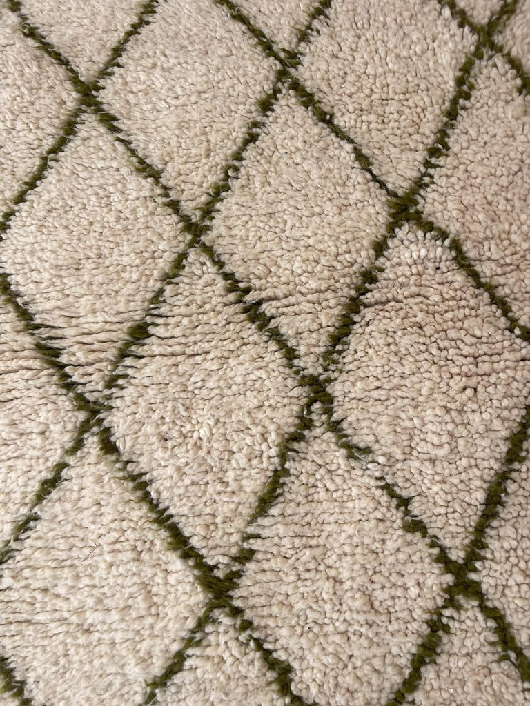 Handmade Moroccan Berber Area Rug 4' x 6', 100% Wool High Pile Shag, Beni Ourain Style, Ivory/Cream with Green