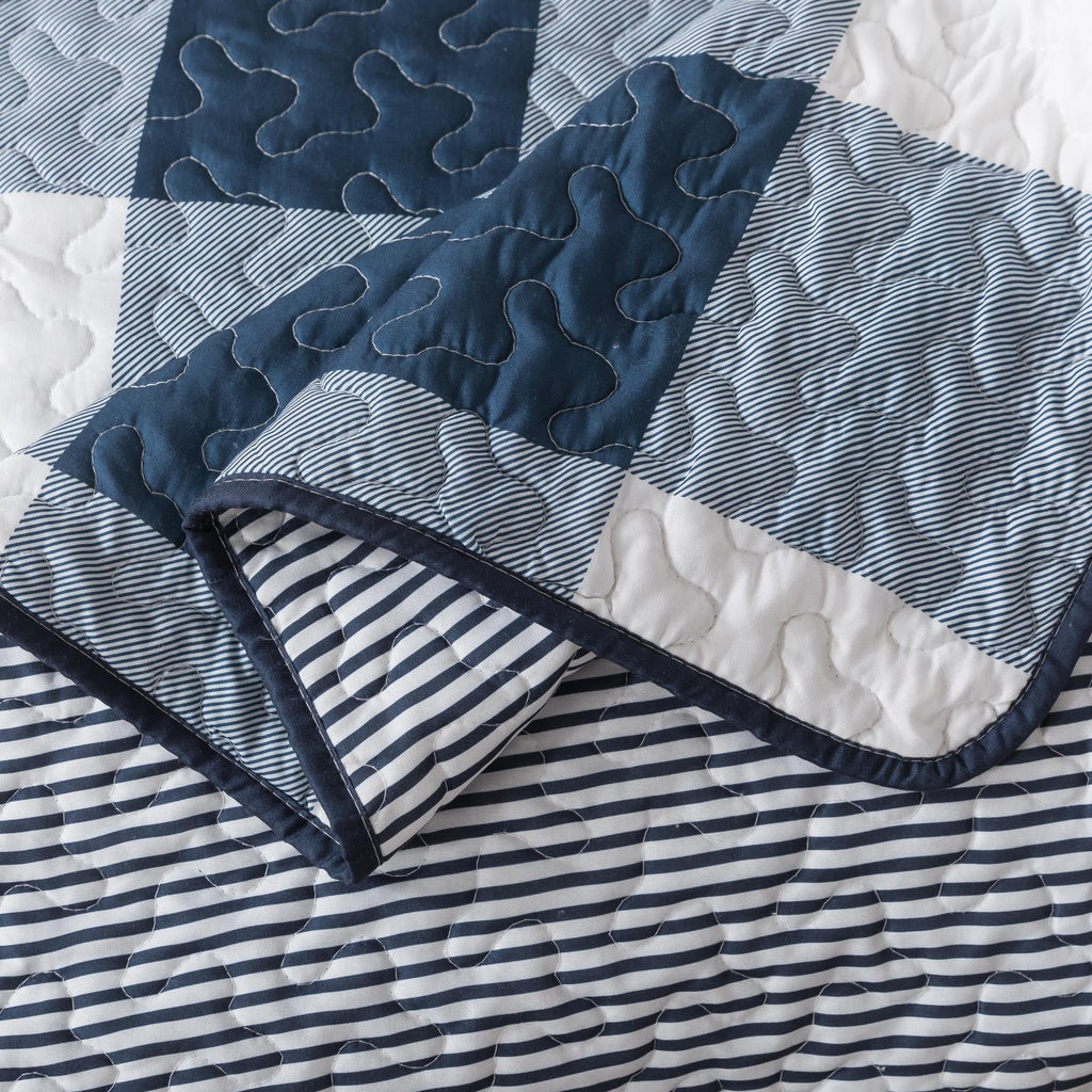 Blue and White Buffalo Plaid Quilt Set, 2 Shams, Check