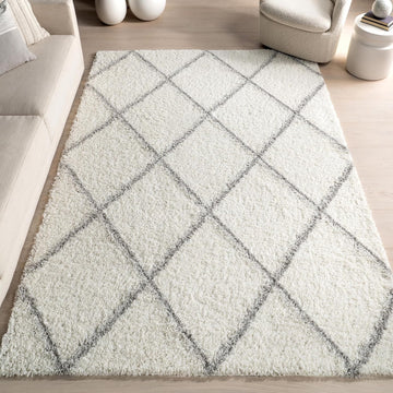 Tess White Trellis Power Loomed Area Rug, 5' x 8'