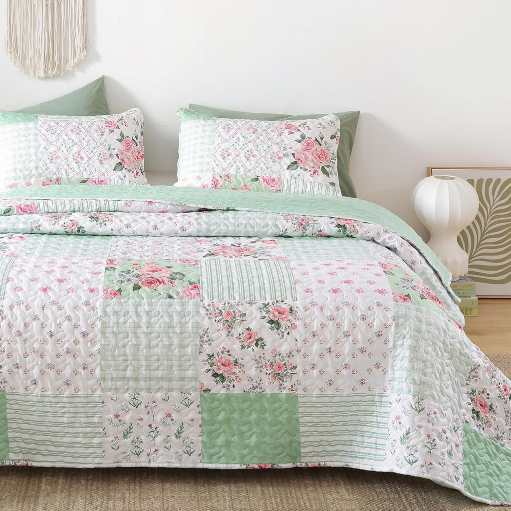 Floral Quilt Set - Ultra Soft Lightweight Bedspread, Green Bedding Set with Pillowcases