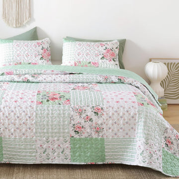 Floral Quilt Set - Ultra Soft Lightweight Bedspread, Green Bedding Set with Pillowcases