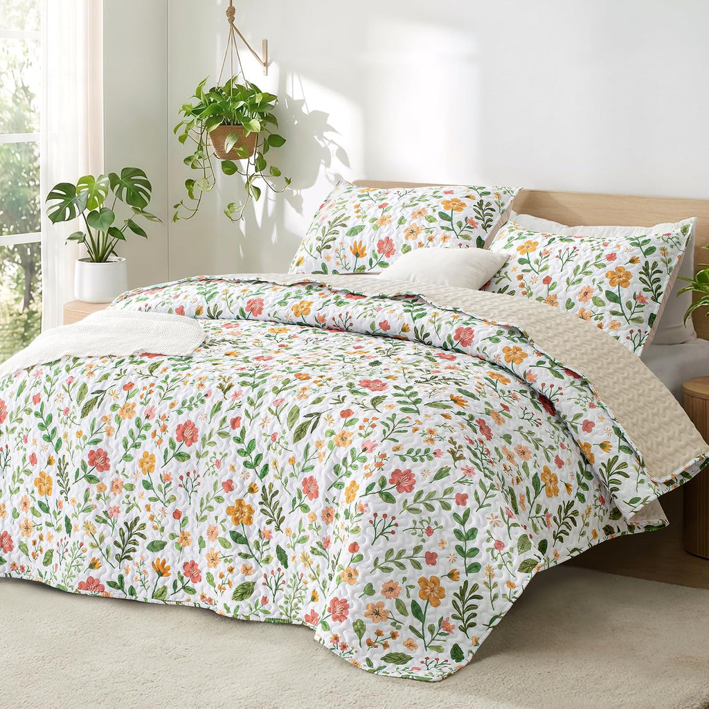 Floral Quilts Queen, White Queen Quilt Bedding Set with Chic Vintage Botanical Pattern, Reversible Lightweight Spring