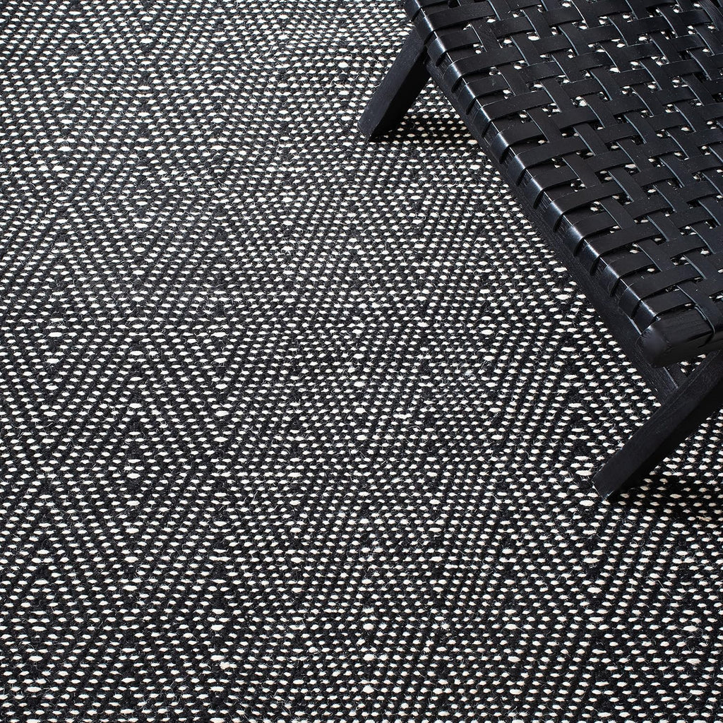 Kilim Collection Area Rug, Black & Ivory, Flat Weave Wool Design, Ideal for High Traffic Areas (KLM380Z)