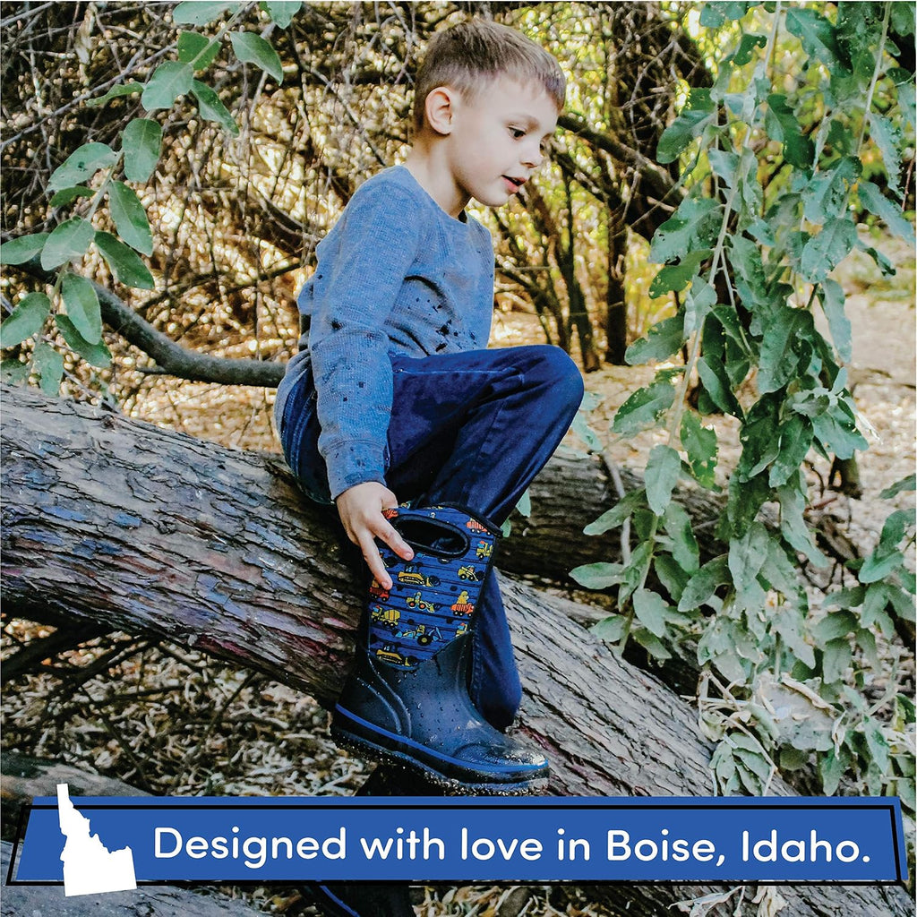 Insulating Kids Muck Boots with Pull-On Design for Boys and Girls
