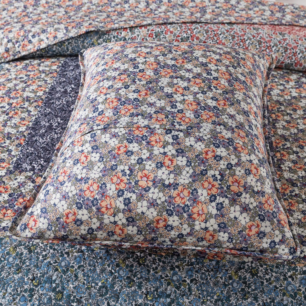 Vintage Floral Patchwork Quilt Set, with 2 Shams