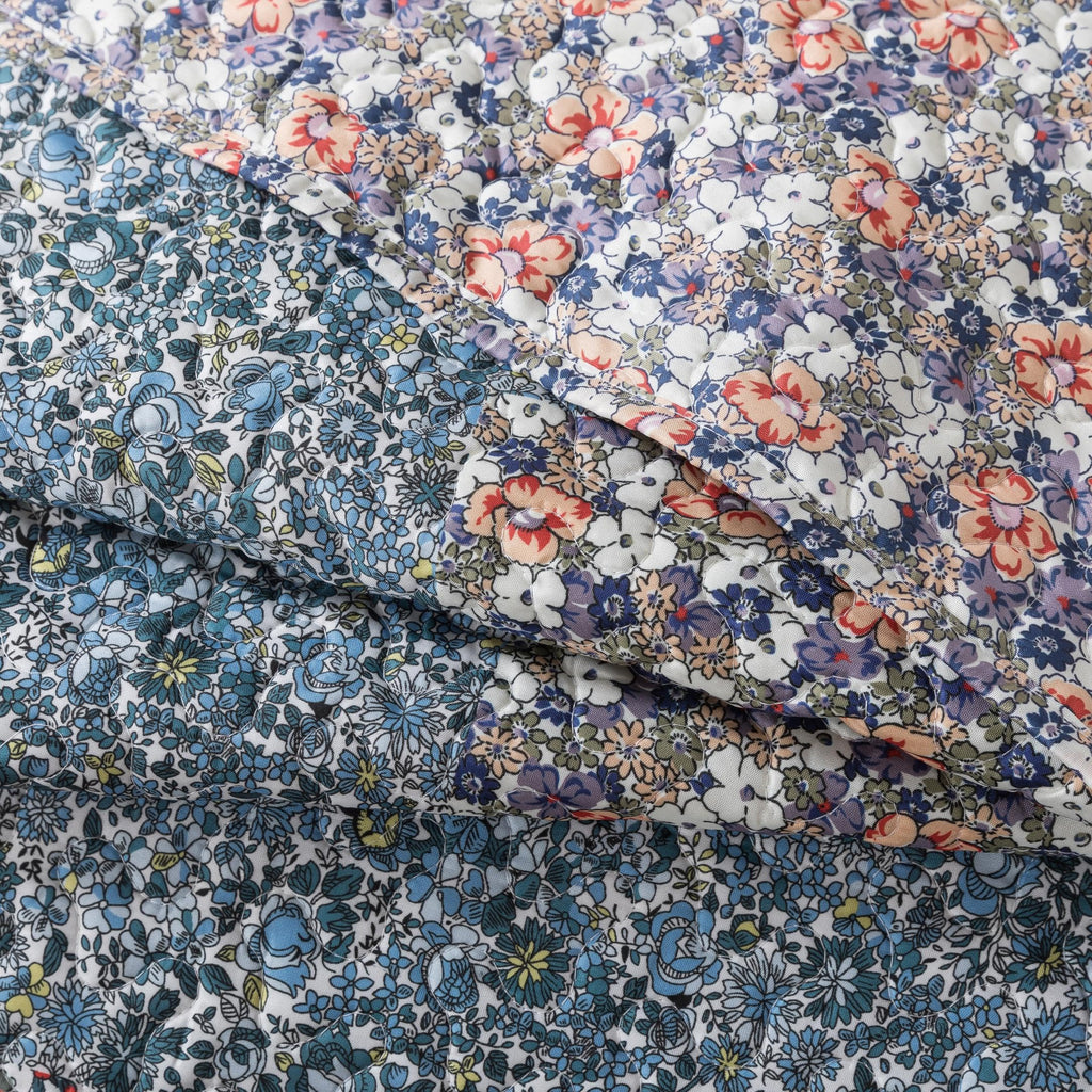 Vintage Floral Patchwork Quilt Set, with 2 Shams