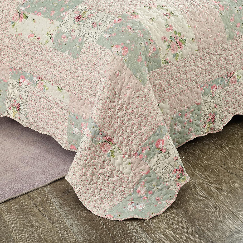 Rose and Sage Quilt Set, 3-Piece Bedding Sets, Traditional Patchwork Design, Washable and Reversible Bedspread, Soft