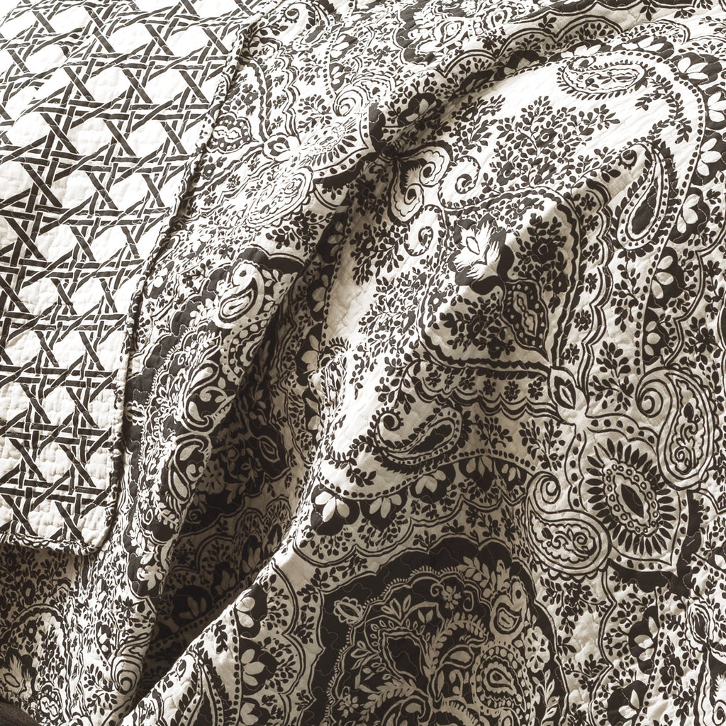 Aubree Quilt Paisley Damask Print Pattern Reversible 3 Piece Lightweight Bedding Blanket Bedspread Set - King - Black