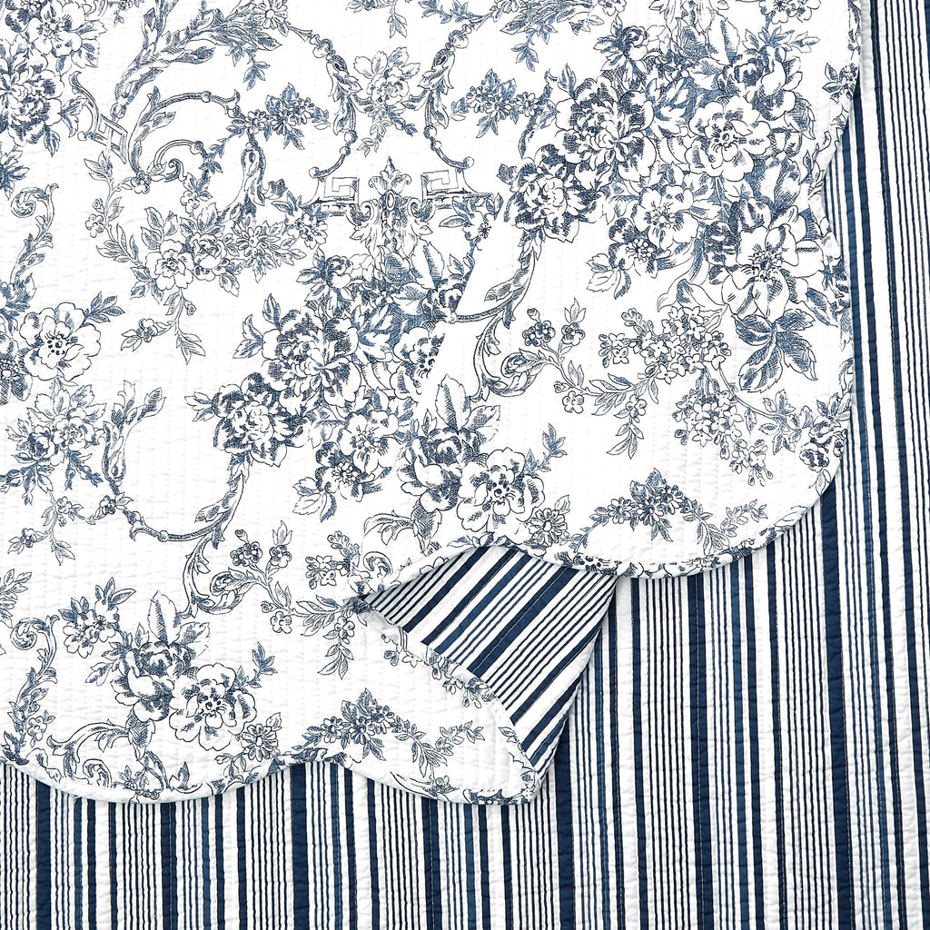 Garden Toile 3-Piece Reversible Quilt Set - Lightweight Coverlet Set, Floral Vintage Quilted Bedding Set with 2